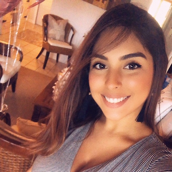 Meet your Posher, Rafaella - Picture 1 of 1